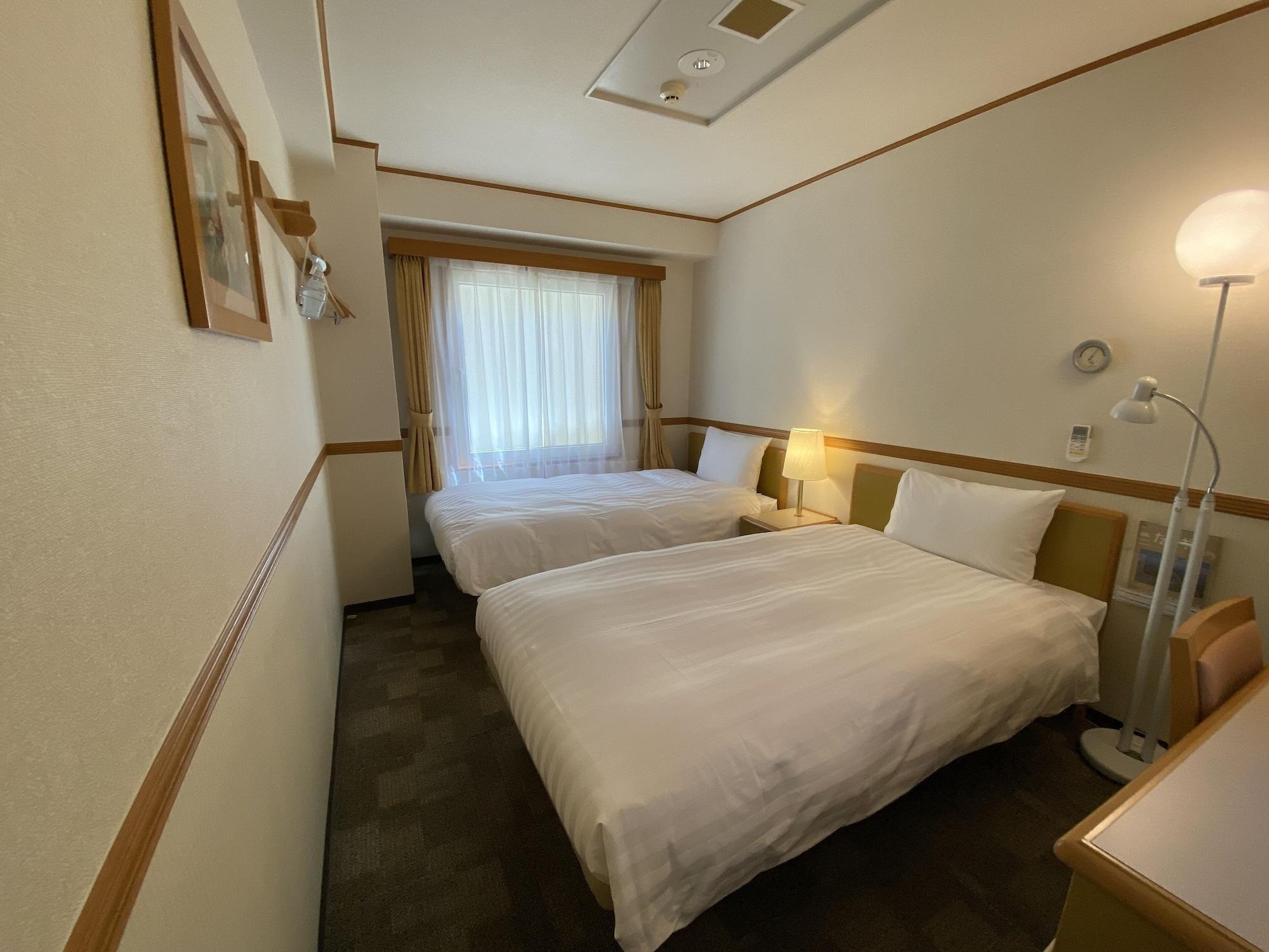 Toyoko Inn Naha Omoromachi Ekimae Екстериор снимка