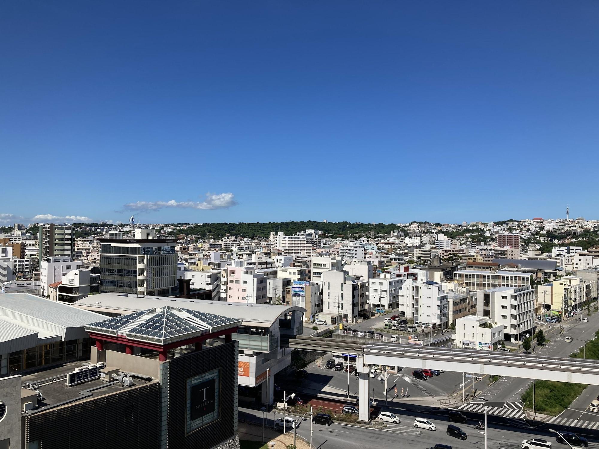 Toyoko Inn Naha Omoromachi Ekimae Екстериор снимка