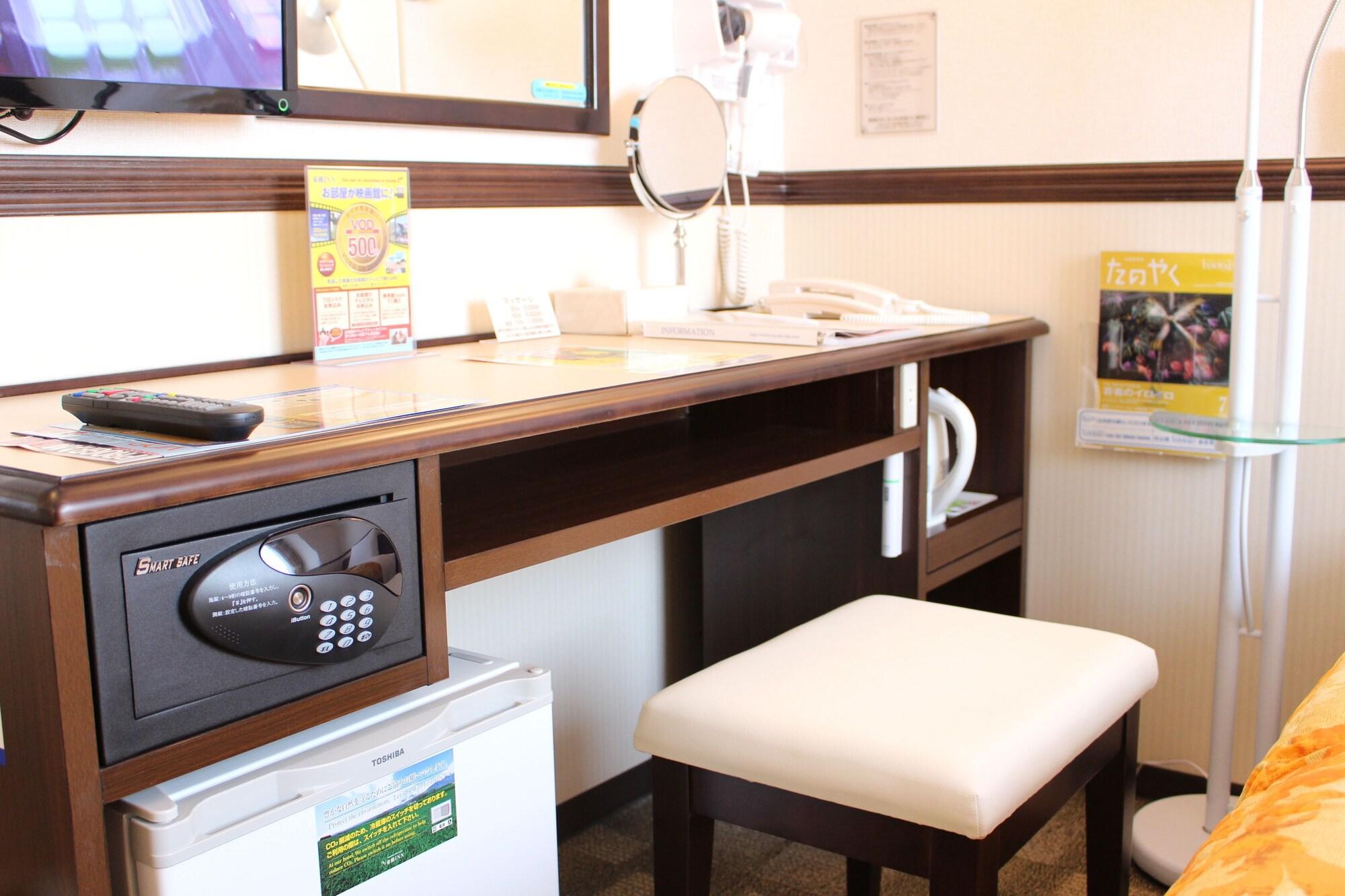 Toyoko Inn Naha Omoromachi Ekimae Екстериор снимка