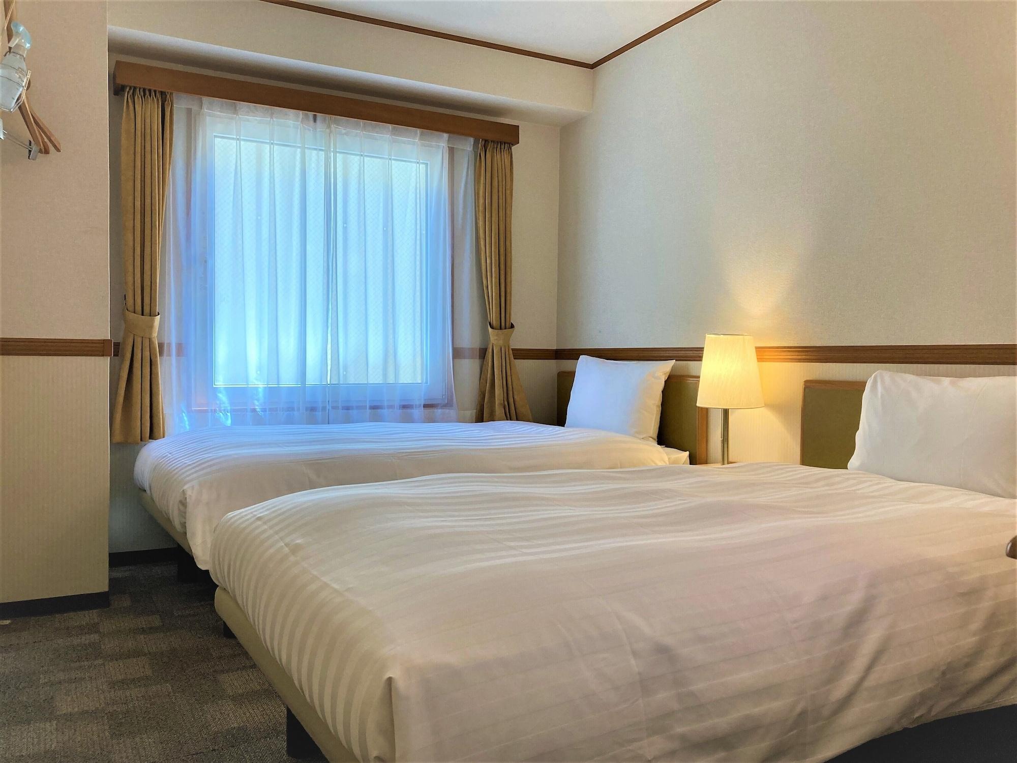 Toyoko Inn Naha Omoromachi Ekimae Екстериор снимка