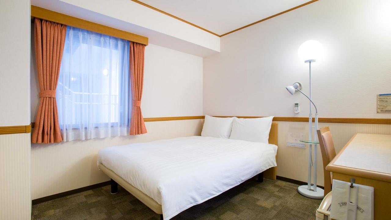 Toyoko Inn Naha Omoromachi Ekimae Стая снимка