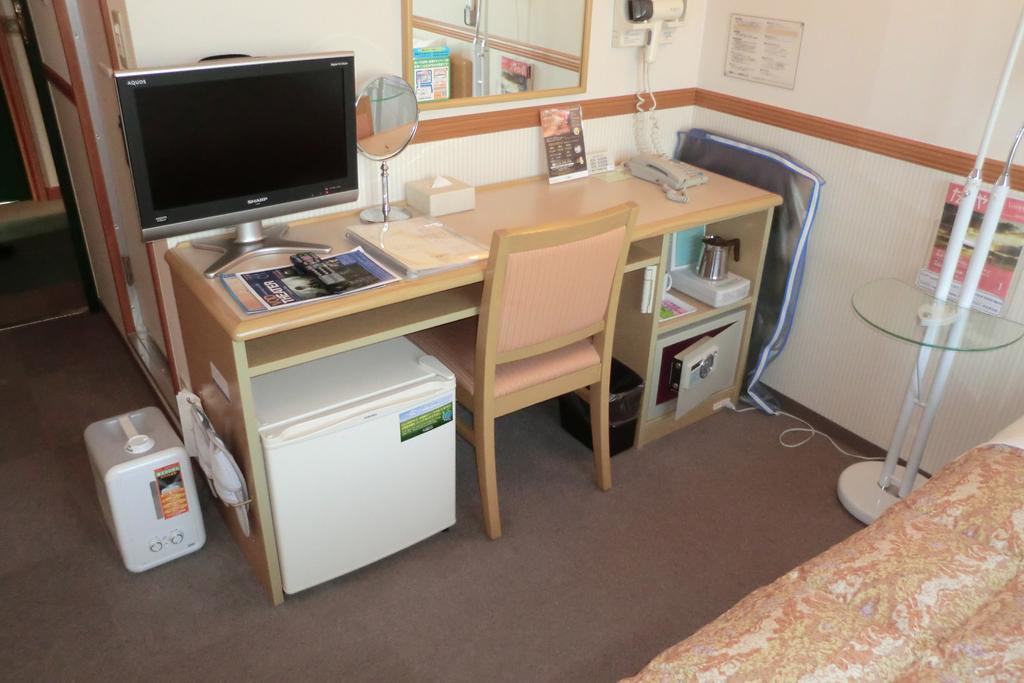 Toyoko Inn Naha Omoromachi Ekimae Екстериор снимка